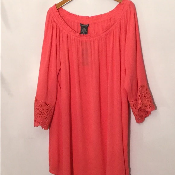 Chelsea & Theodore Tops - Chelsea & Theadore coral tunic blouse XXL
